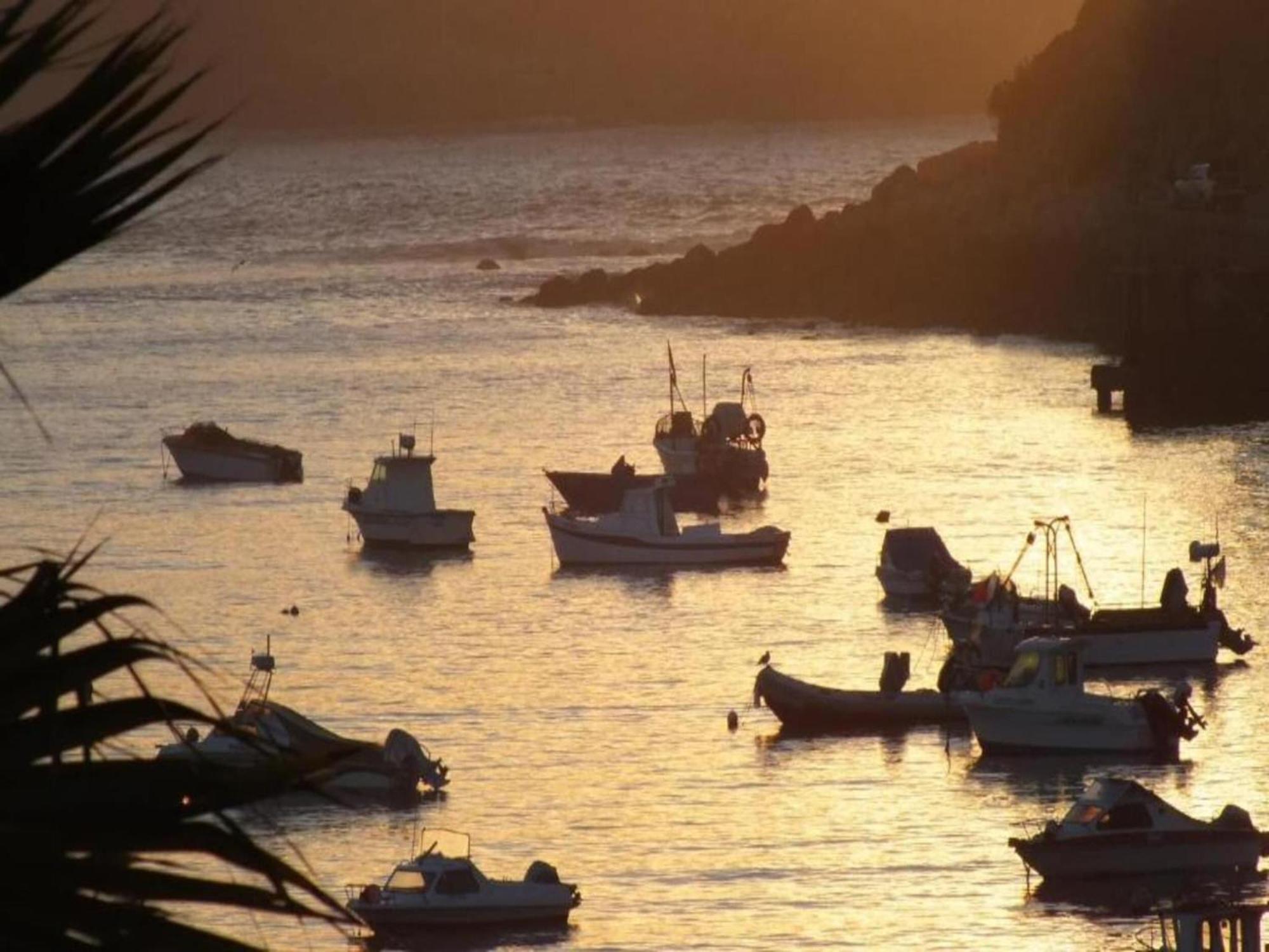 Beautiful Apartment In S O Martinho Do Porto With Balcony Sao Martinho do Porto Luaran gambar