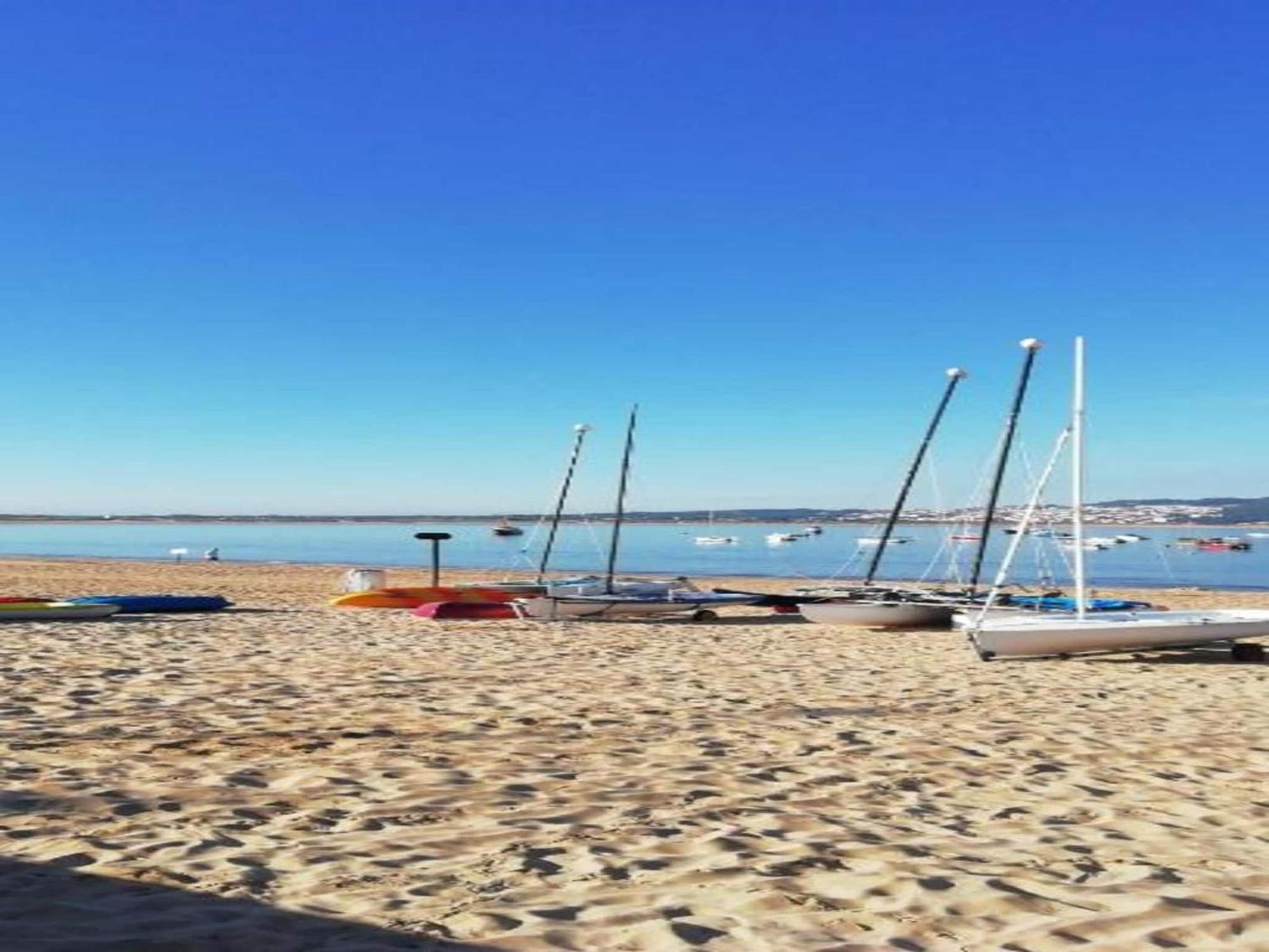 Beautiful Apartment In S O Martinho Do Porto With Balcony Sao Martinho do Porto Luaran gambar