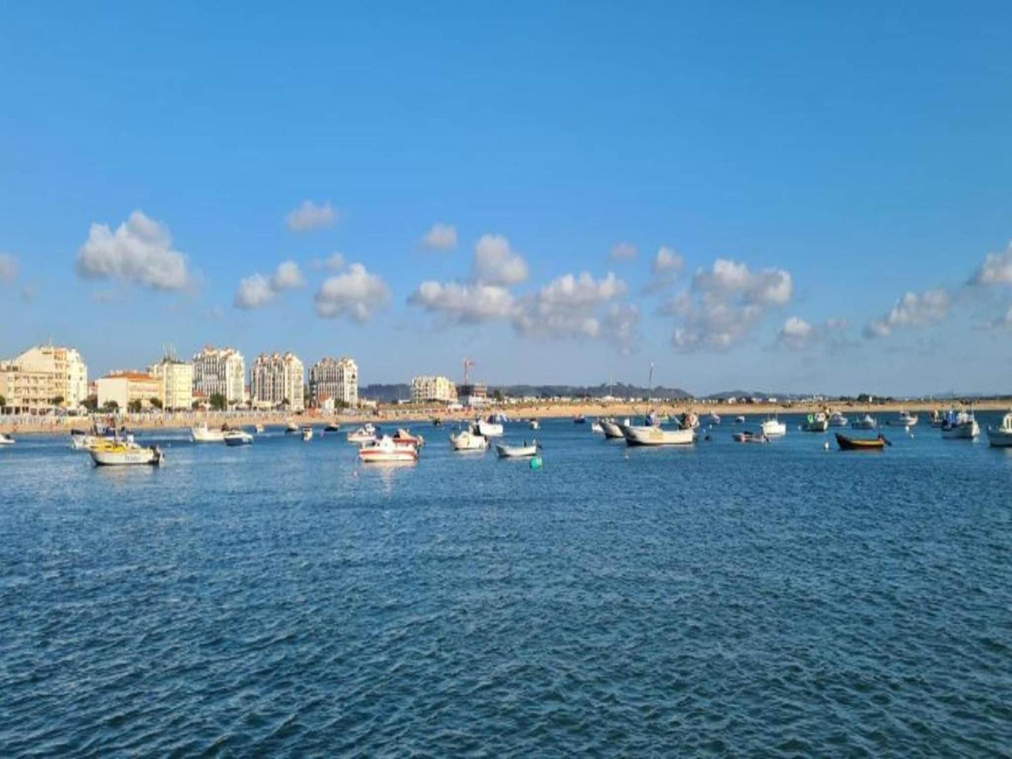 Beautiful Apartment In S O Martinho Do Porto With Balcony Sao Martinho do Porto Luaran gambar