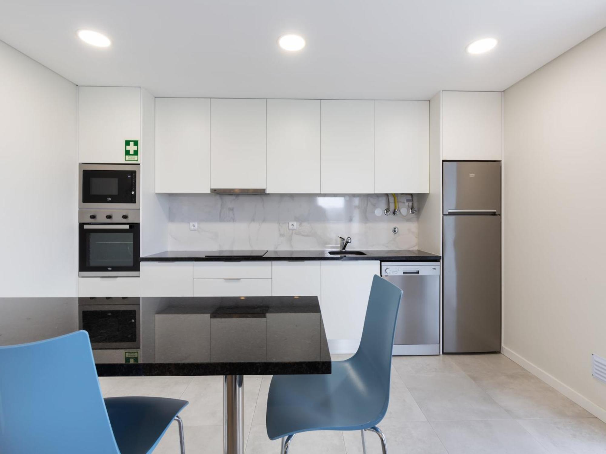 Beautiful Apartment In S O Martinho Do Porto With Balcony Sao Martinho do Porto Luaran gambar