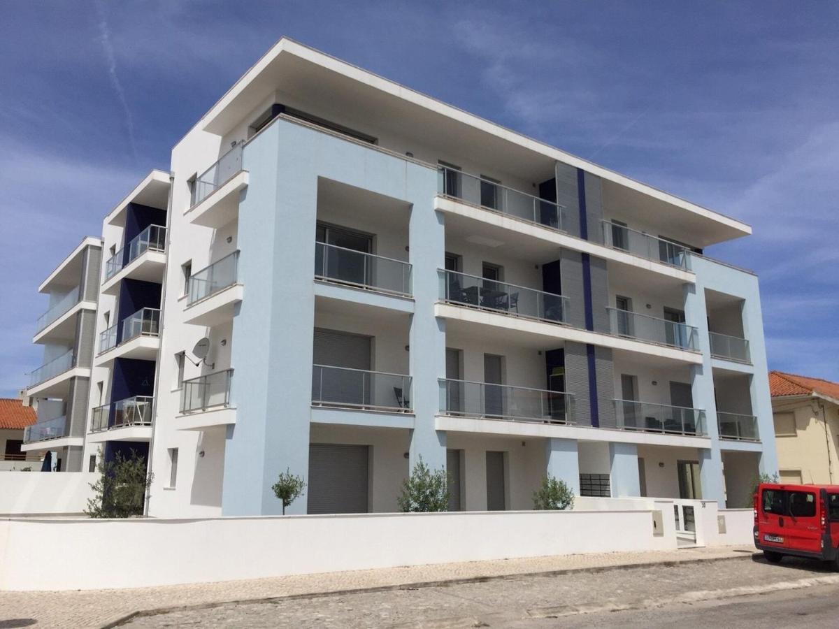 Beautiful Apartment In S O Martinho Do Porto With Balcony Sao Martinho do Porto Luaran gambar