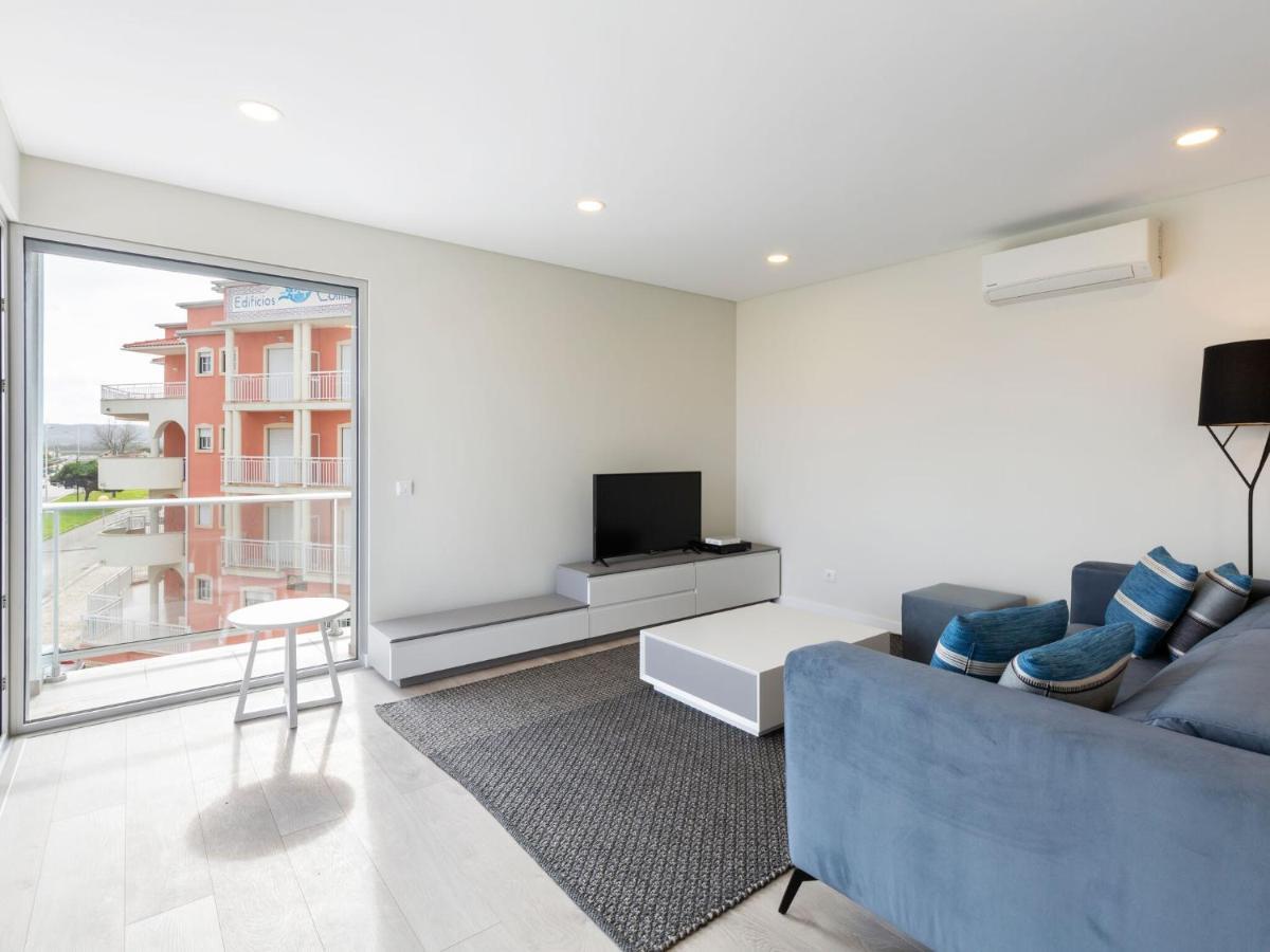 Beautiful Apartment In S O Martinho Do Porto With Balcony Sao Martinho do Porto Luaran gambar